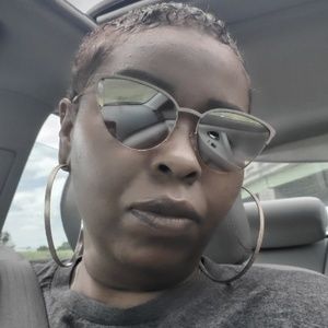 Meet your Posher, Chanelle